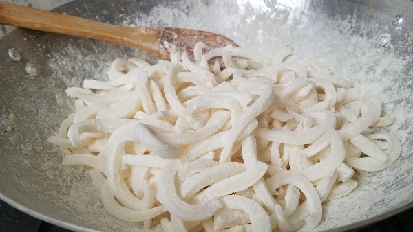 C&aacute;ch s&ecirc;n mứt dừa non tại nh&agrave;