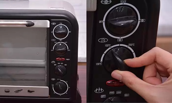 N&uacute;t điều chỉnh nhiệt độ tr&ecirc;n l&ograve; nướng